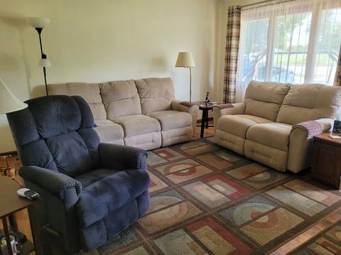 1318 E 9th St, Lockport, IL 60441 photo 2