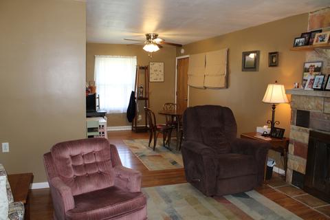 21 Beech Dr, Clinton, IL 61727 photo 4