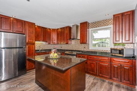 520 Audubon St, Hoffman Estates, IL 60169 photo 2