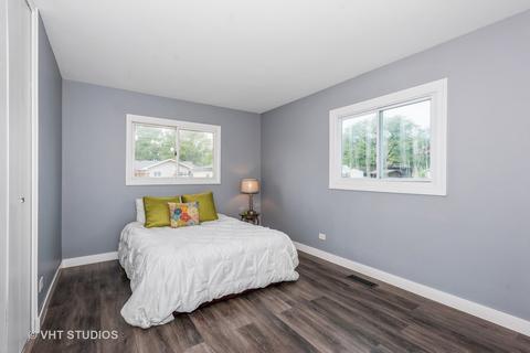 520 Audubon St, Hoffman Estates, IL 60169 photo 10