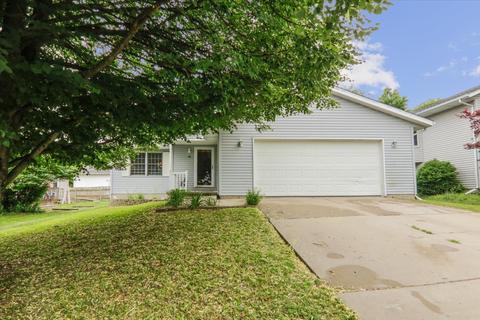 32 Edgewood Ct, Bloomington, IL 61701 photo 1