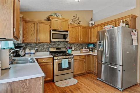 32 Edgewood Ct, Bloomington, IL 61701 photo 6