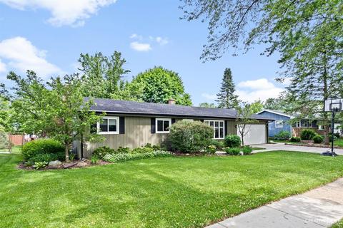 60 Woodview Ln, Algonquin, IL 60102 photo 2