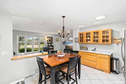 60 Woodview Ln, Algonquin, IL 60102 photo 10