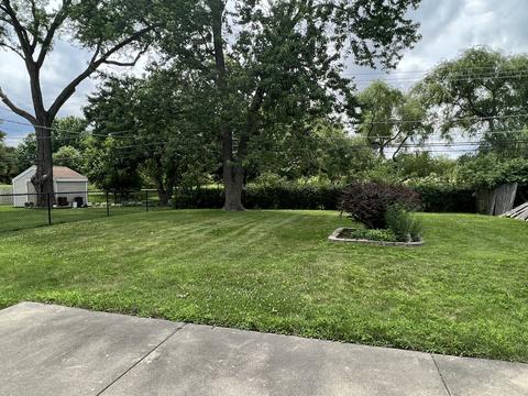 896 Alfini Dr, Des Plaines, IL 60016 photo 17