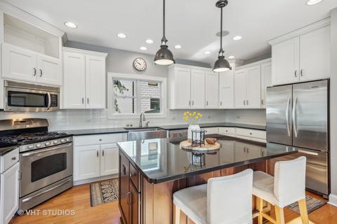 512 E Liberty Dr, Wheaton, IL 60187 photo 4