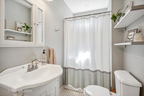512 E Liberty Dr, Wheaton, IL 60187 photo 16