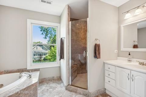 512 E Liberty Dr, Wheaton, IL 60187 photo 13