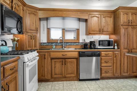 1309 Hanson Dr, Normal, IL 61761 photo 9