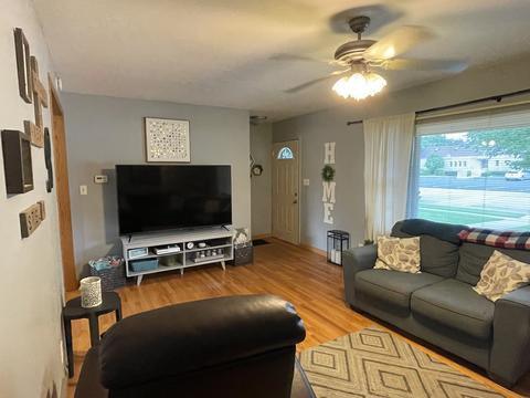 245 E 4th St, Herscher, IL 60941 photo 10