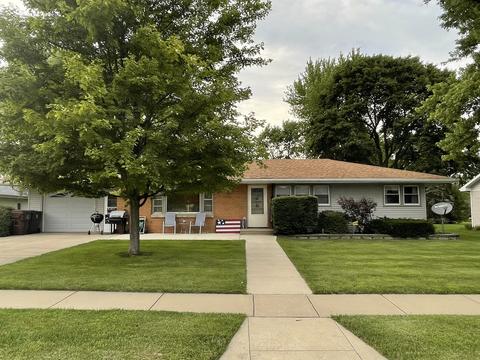 245 E 4th St, Herscher, IL 60941 photo 2
