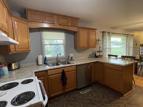 245 E 4th St, Herscher, IL 60941 photo 5