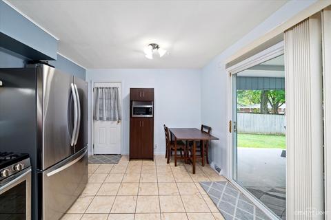 420 E Park St, Plano, IL 60545 photo 6
