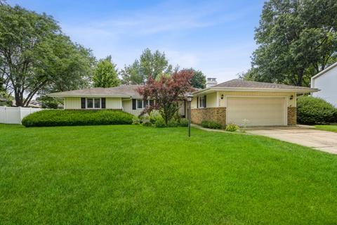 2428 W Downer Pl, Aurora, IL 60506 photo 1