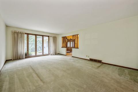 2428 W Downer Pl, Aurora, IL 60506 photo 5