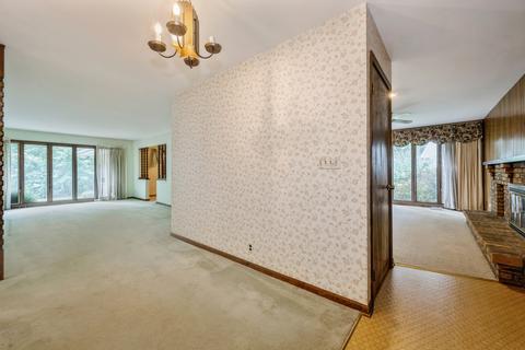 2428 W Downer Pl, Aurora, IL 60506 photo 3