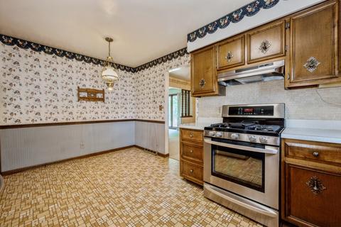 2428 W Downer Pl, Aurora, IL 60506 photo 13