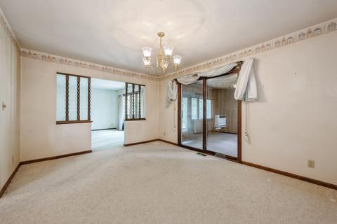 2428 W Downer Pl, Aurora, IL 60506 photo 9
