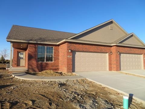 1326 Monterey Pine Dr, Normal, IL 61761 photo 2