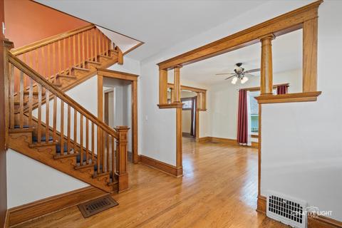 919 Larkin Ave, Elgin, IL 60123 photo 3