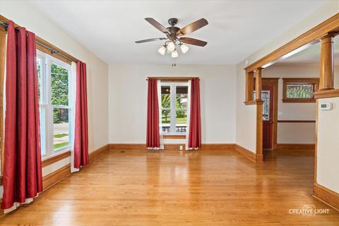 919 Larkin Ave, Elgin, IL 60123 photo 7