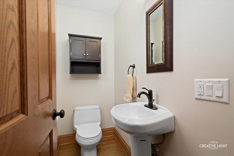 919 Larkin Ave, Elgin, IL 60123 photo 5