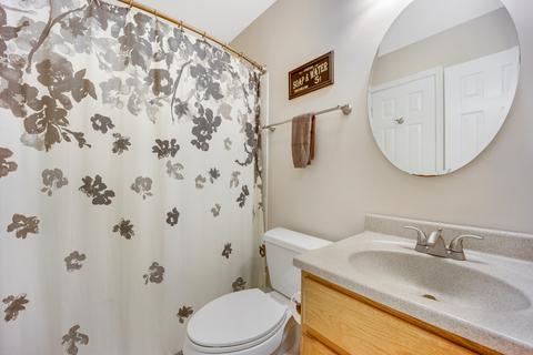 1148 Hunter Dr, Elgin, IL 60120 photo 11