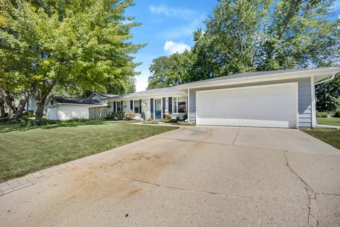 1148 Hunter Dr, Elgin, IL 60120 photo 1