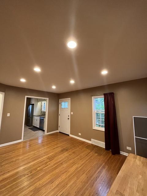 441 Lincoln Ave, Elgin, IL 60120 photo 2
