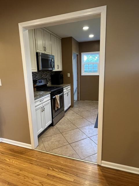 441 Lincoln Ave, Elgin, IL 60120 photo 3
