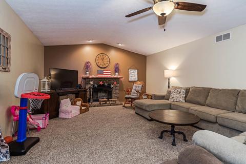 2604 Persimmon Pl, Bloomington, IL 61701 photo 13