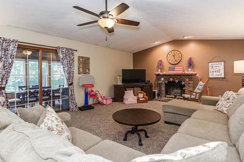 2604 Persimmon Pl, Bloomington, IL 61701 photo 12