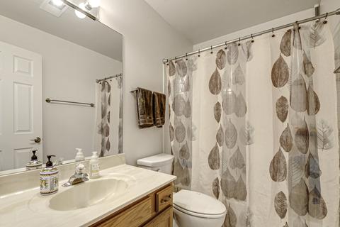 1606 Warwick Ct #A2, Wheeling, IL 60090 photo 18