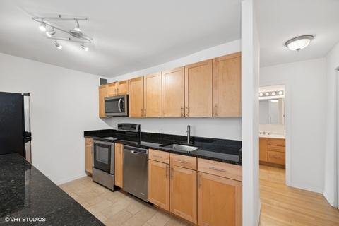 222 E Pearson St #906, Chicago, IL 60611 photo 9