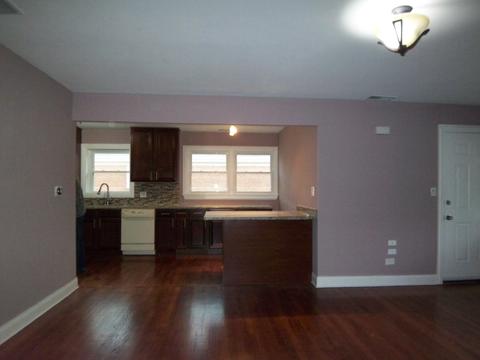 875 S Addison Rd, Addison, IL 60101 photo 3