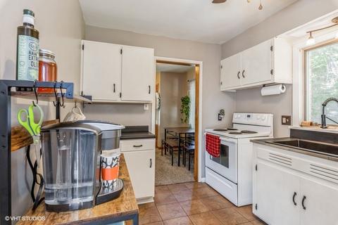 313 E Sunset Pl, Dekalb, IL 60115 photo 3