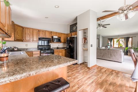 552 Jackson Woods Ct, Genoa, IL 60135 photo 8