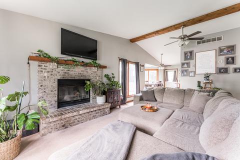 552 Jackson Woods Ct, Genoa, IL 60135 photo 3