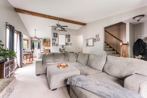 552 Jackson Woods Ct, Genoa, IL 60135 photo 4
