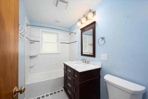 243 S Berkley Ave, Elmhurst, IL 60126 photo 16