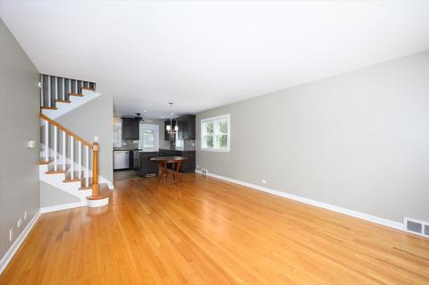 243 S Berkley Ave, Elmhurst, IL 60126 photo 5