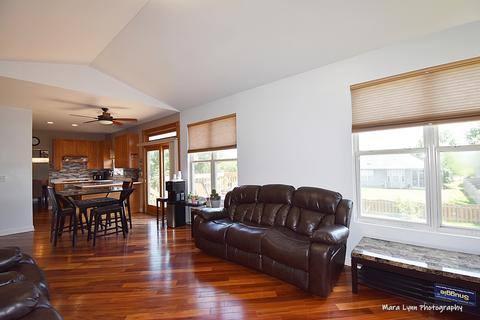 813 Red Barn Ln, Elgin, IL 60124 photo 16