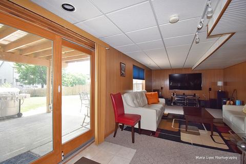 813 Red Barn Ln, Elgin, IL 60124 photo 31