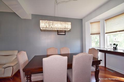 813 Red Barn Ln, Elgin, IL 60124 photo 8