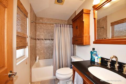 813 Red Barn Ln, Elgin, IL 60124 photo 20