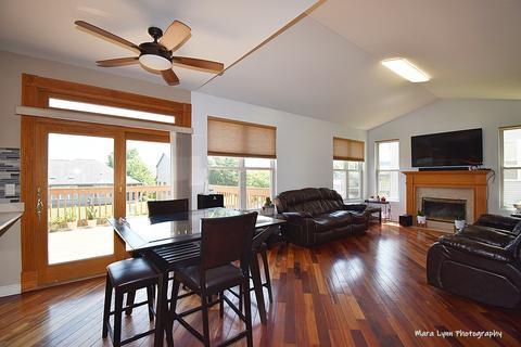 813 Red Barn Ln, Elgin, IL 60124 photo 9
