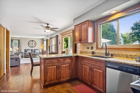 841 Cimarron Dr, Cary, IL 60013 photo 8