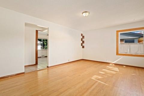 708 N Main St, Mount Prospect, IL 60056 photo 5