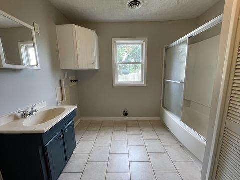 420 E Stewart St, Bloomington, IL 61701 photo 12