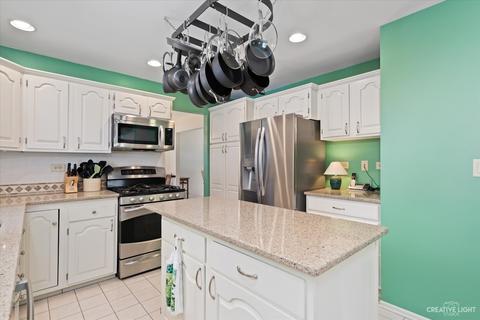235 Brookside Dr, Elgin, IL 60123 photo 7